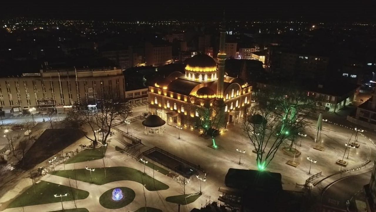 Balıkesir’de tartışma: Zağnos Paşa mı, İsmet İnönü Meydanı mı?