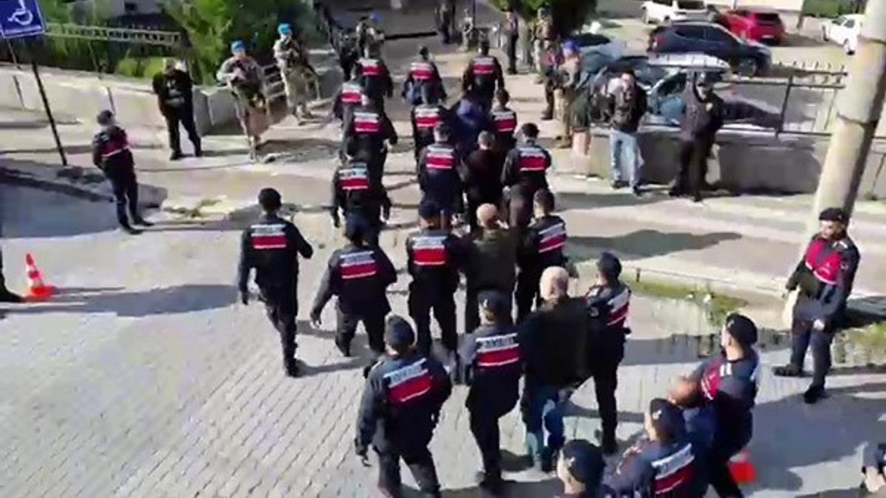 Balıkesir Dursunbey’de Suç Örgütüne Darbe: 5 Tutuklama