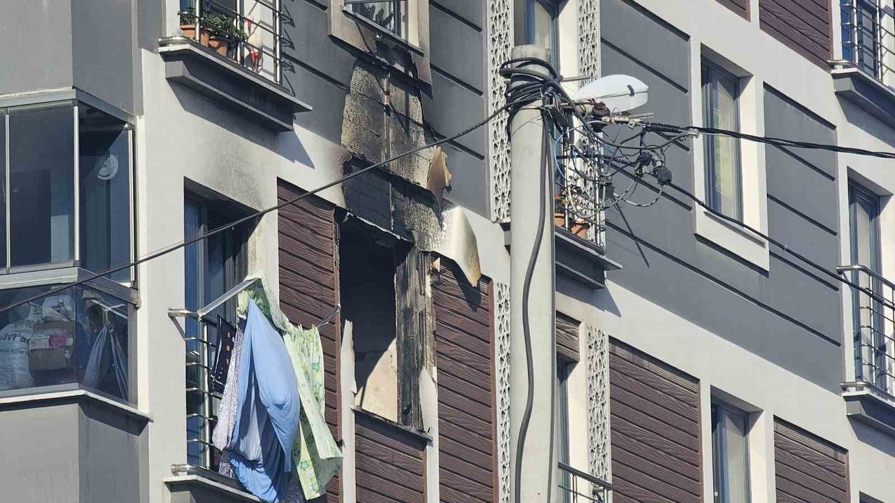Bandırma'da 5 katlı binada yangın paniği — 600 Evler Mahallesi