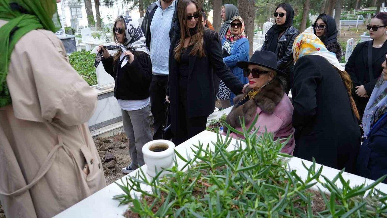 Banu Alkan Kardeşi Osman Alkan'ı Trafik Kazasında Kaybetti