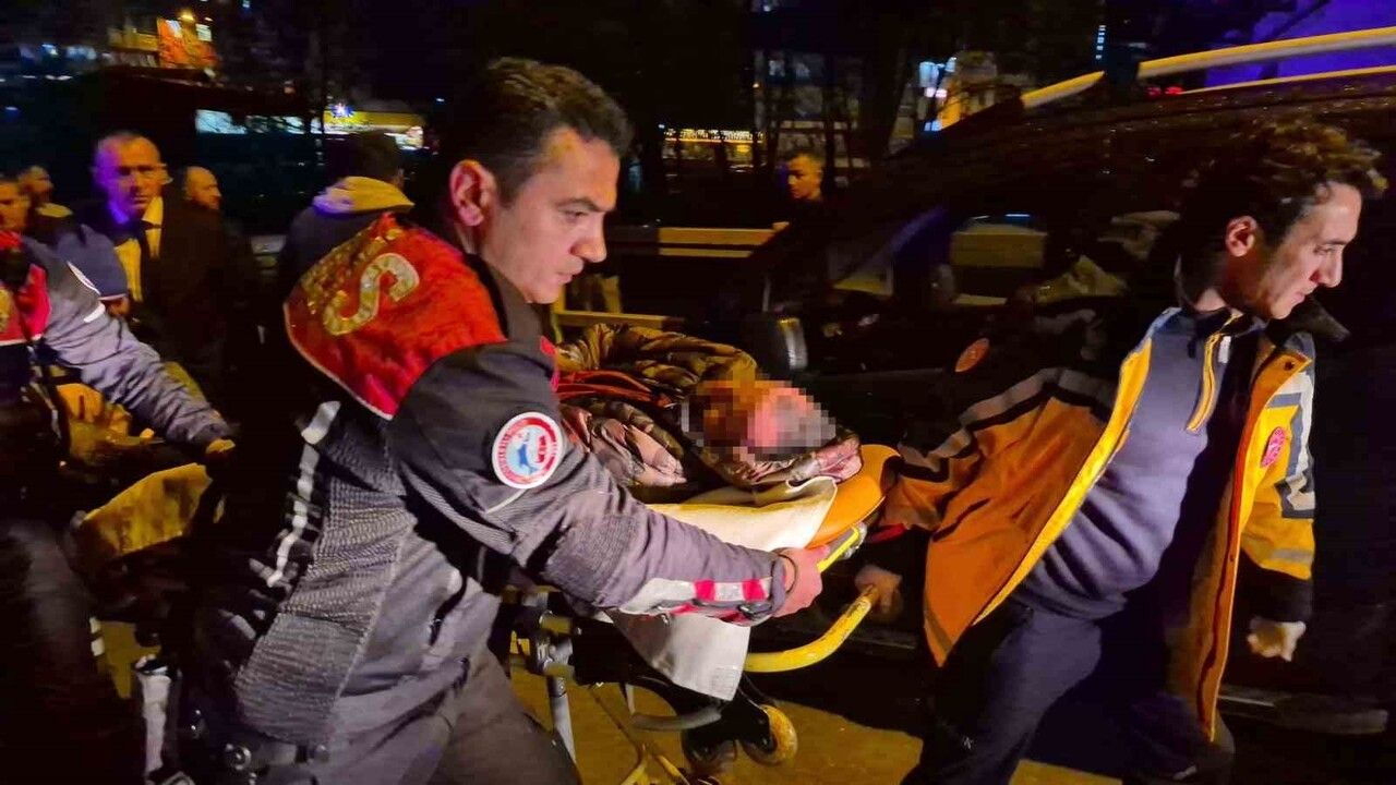 Bartın'da Alkollü Şahıs Irmağa Atlayıp İntihar Girişiminde Bulundu, Baygınlık Geçirdi