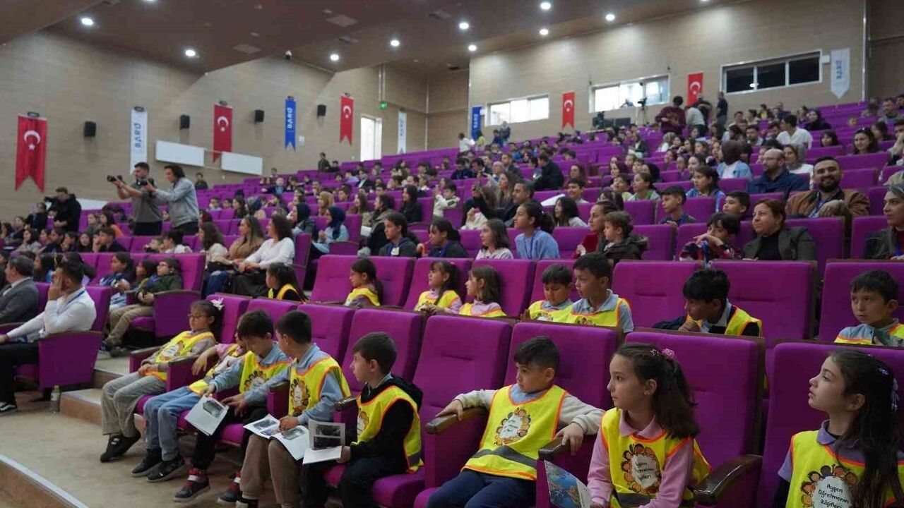 BARÜ'de Geleceğin Bilim İnsanları Projelerini Sergiledi