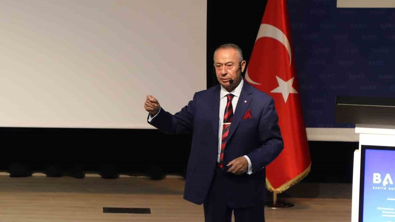 BARÜ'de "Protokol Kuralları Eğitimi" yoğun ilgi gördü