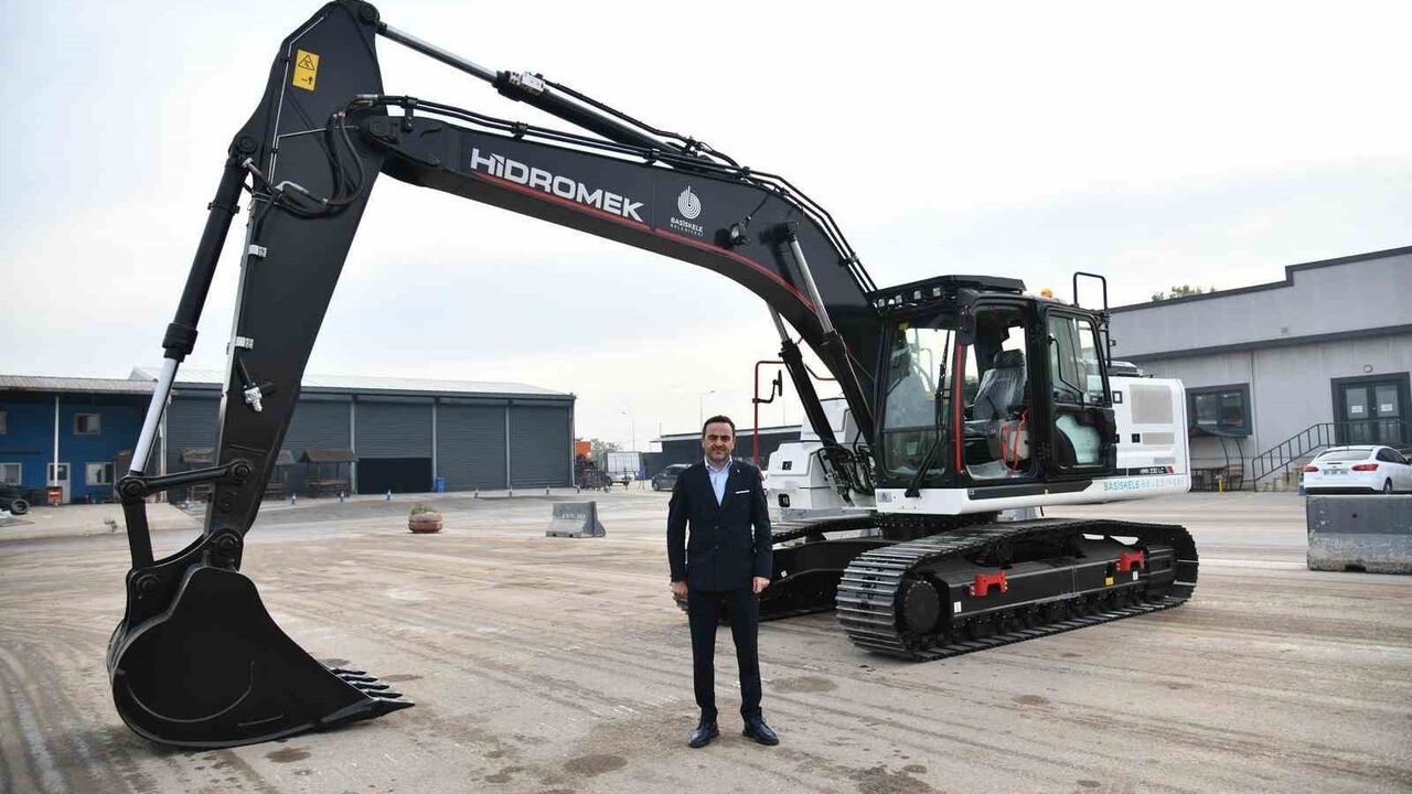 Başiskele'nin Hizmet Filosu Yeni Ekskavatörle Güçlendi