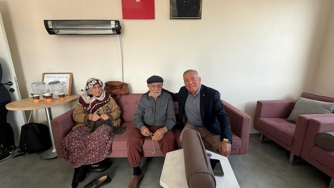Başkan Kepenek'ten Yaşlı Rehabilitasyon Merkezi'ne Anlamlı Ziyaret