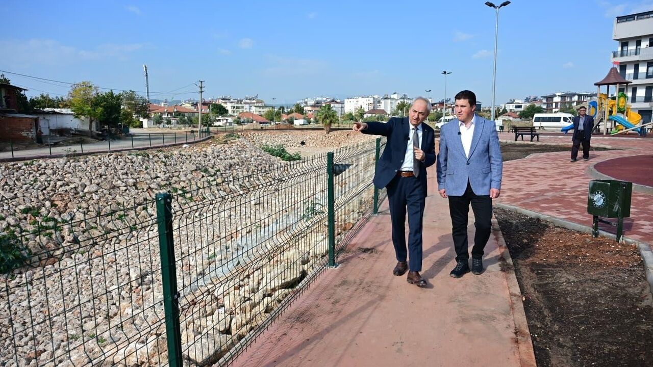 Başkan Kocagöz Şelale Mahallesi’ndeki 5 bin 661 m² Parkı İnceledi