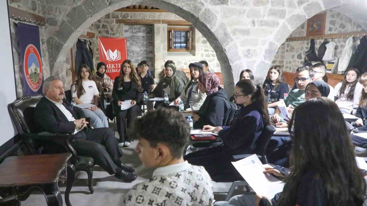 Başkan Palancıoğlu Mektep Melikgazi Öğrencileriyle Buluştu