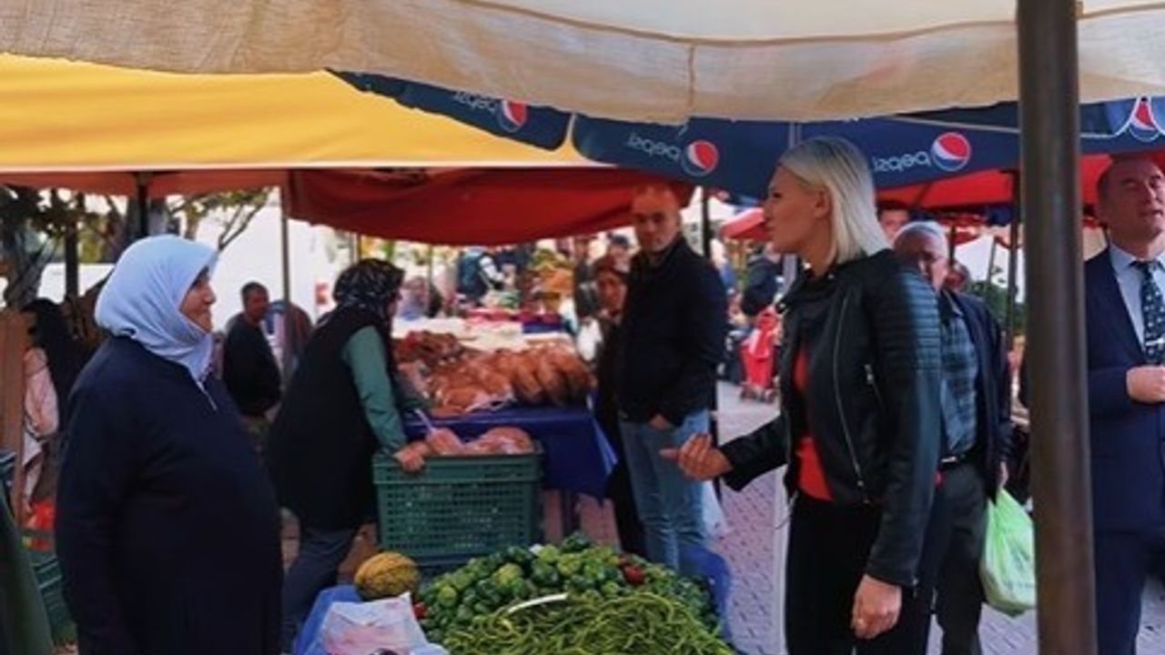 Başkan Subaşı Bilecik'te Semt Pazarında Esnafla Buluştu