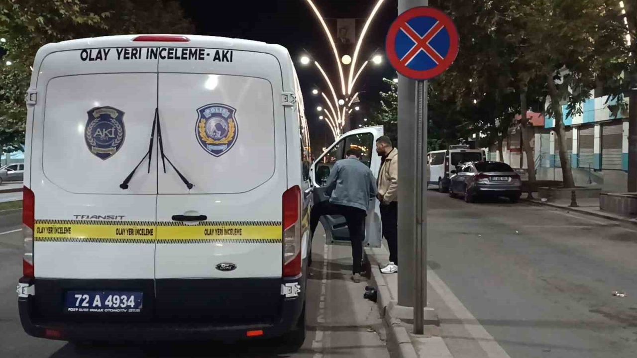 Batman'da Turgut Özal Bulvarı'nda silahlı kavga: 1 ölü, 2 yaralı