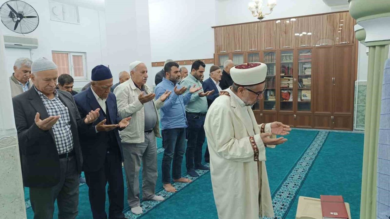 Batman'da Yağmur Duası: Çiftçiler Kuraklık Endişesiyle Camilerde