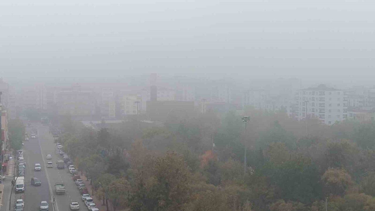 Batman’da Yoğun Sis Trafikte Aksamaya Neden Oldu