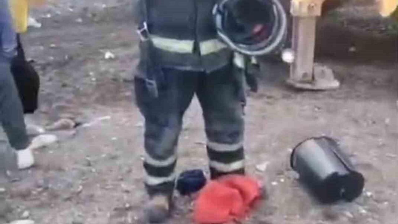 Batman İtfaiyesi 20 Metrelik Kuyuda Mahsur Kalan Horozu Kurtardı