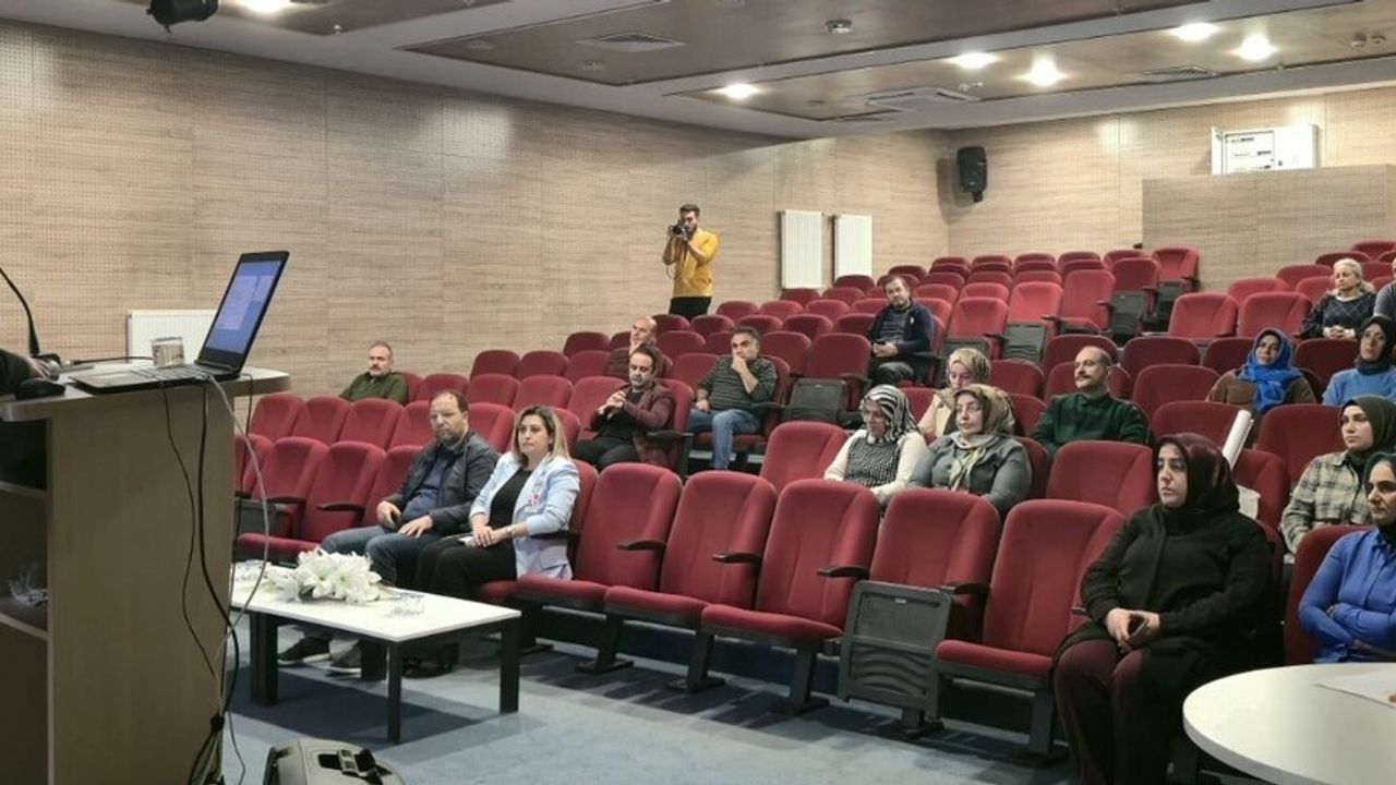 Bayburt'ta 'Evliliğin Önemi' Semineri — Neslin Korunması Vurgulandı