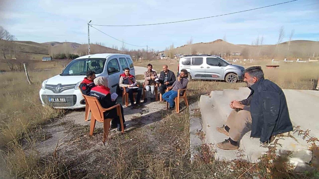 Bayburt'ta 'Köylerde Buluşuyoruz, Tarımı Konuşuyoruz' Projesi Demirözü'de Sürüyor