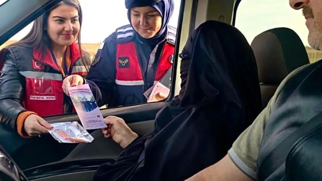 Bayburt'ta Sürücülere Kadına Yönelik Şiddet Bilgilendirmesi