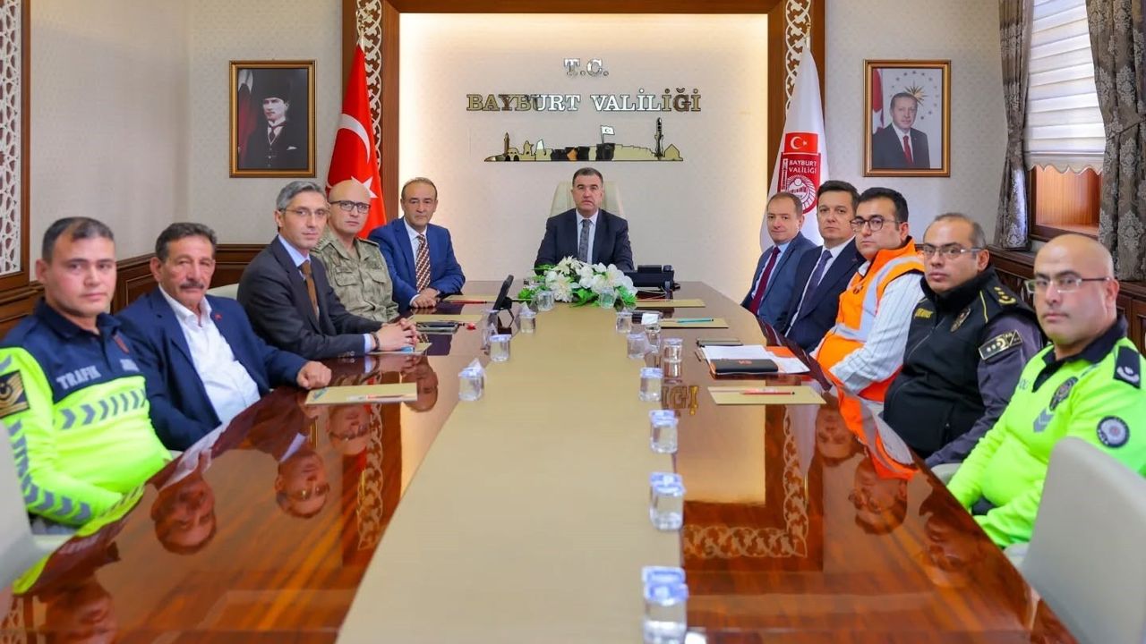 Bayburt'ta Trafik Düzeni ve Levha Sadeleştirme Toplantısı