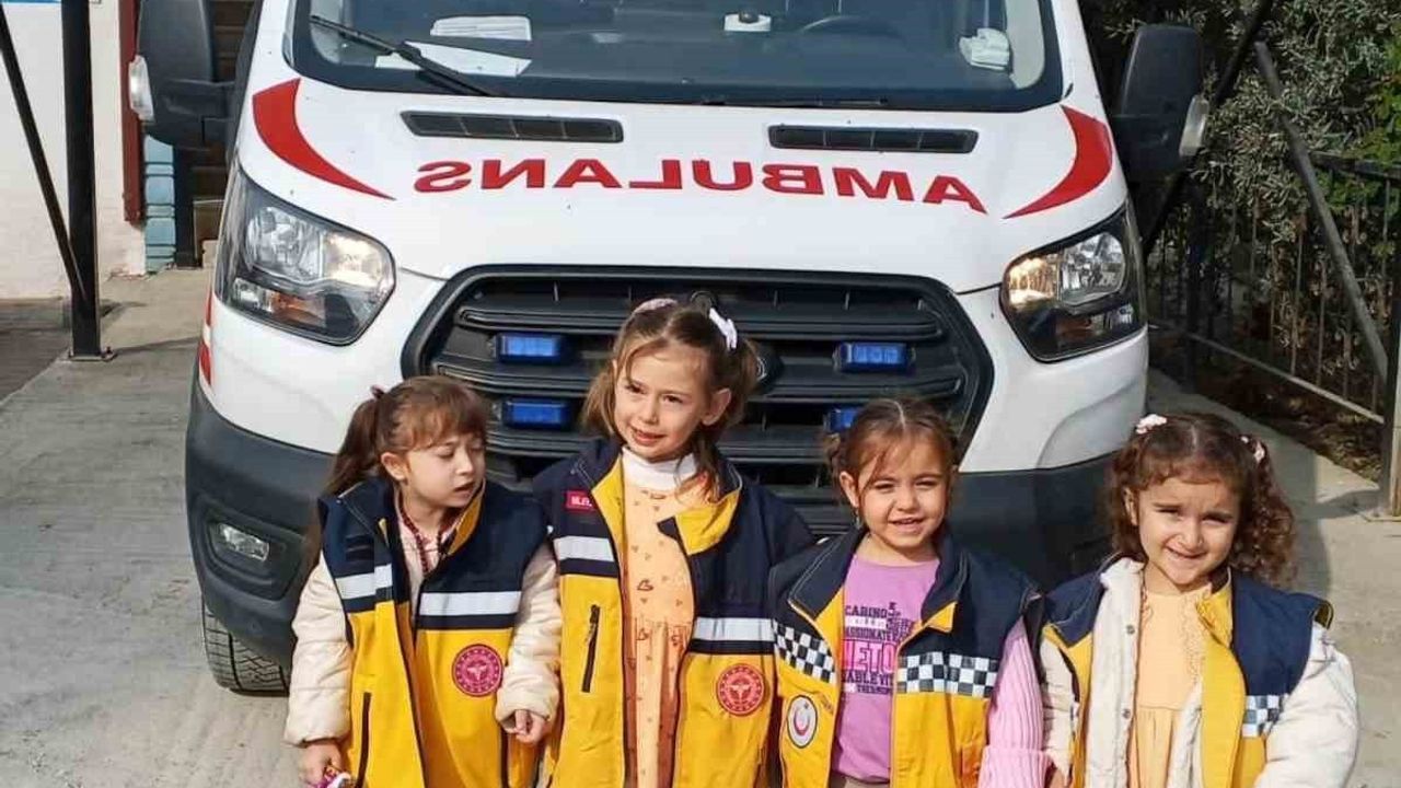 Bayırköy'de Kur'an Kursu Öğrencileri 112 Acil Komuta Merkezini Ziyaret Etti