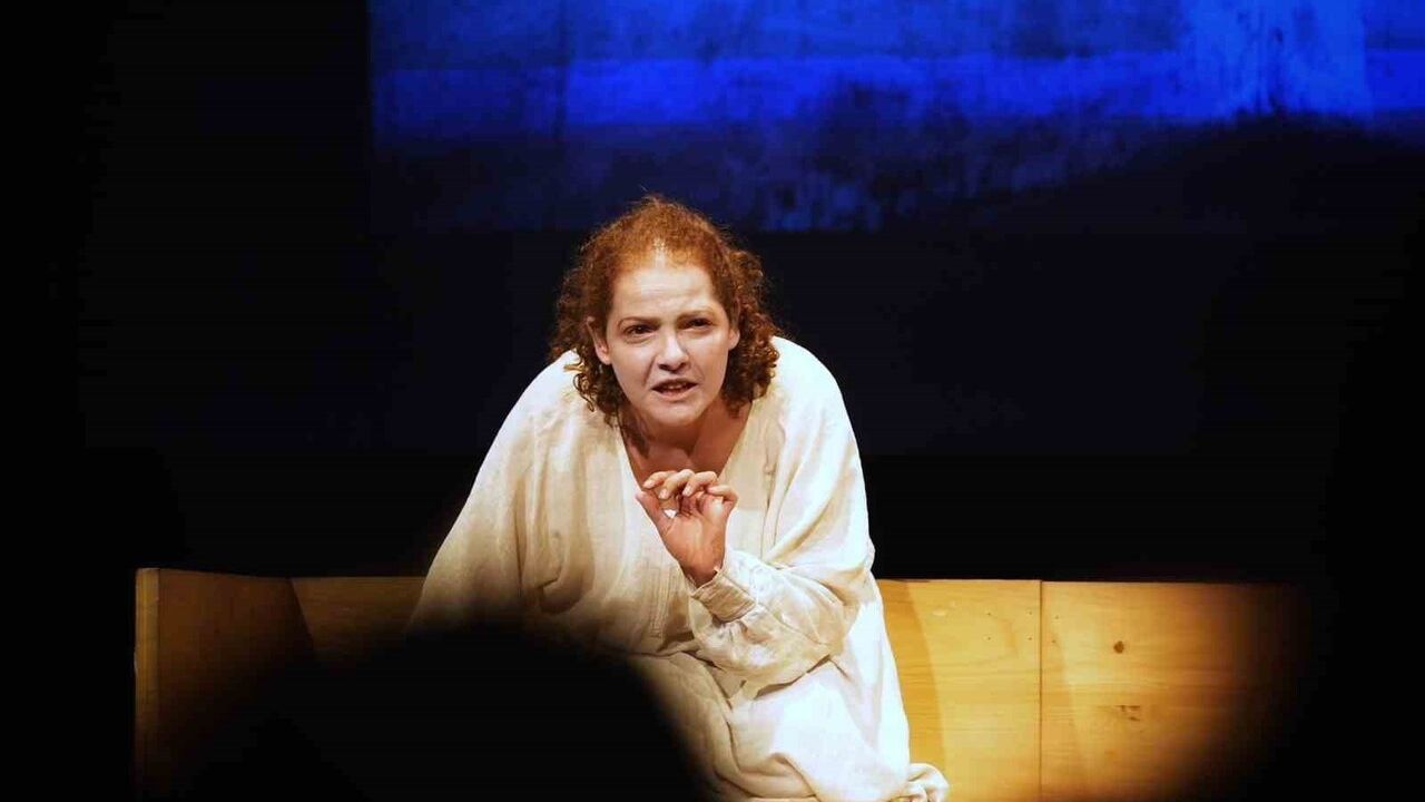 Beşiktaş'ta 'Ten Rengi' Sahnelendi: Kadına Yönelik Şiddete Dikkat