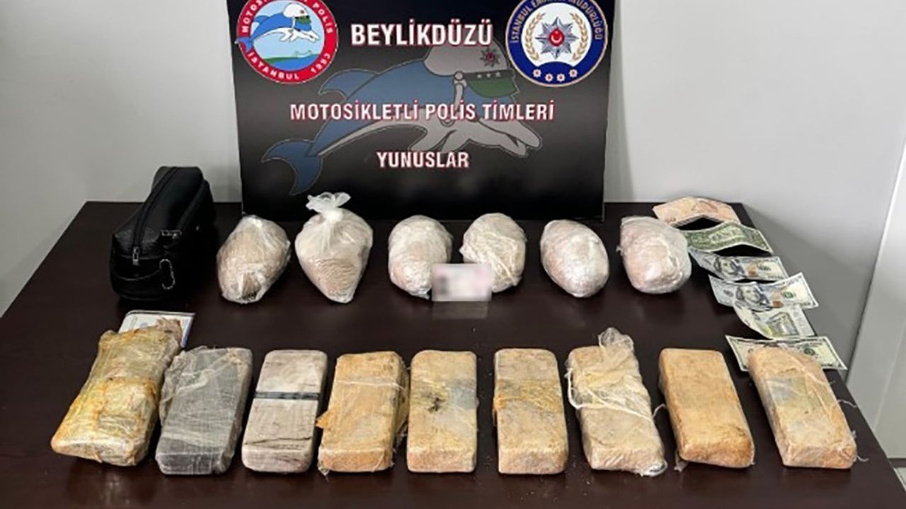 Beylikdüzü'nde Motosikletli Uyuşturucu Sevkiyatına Suçüstü: 7 kilo 840 gram Eroin