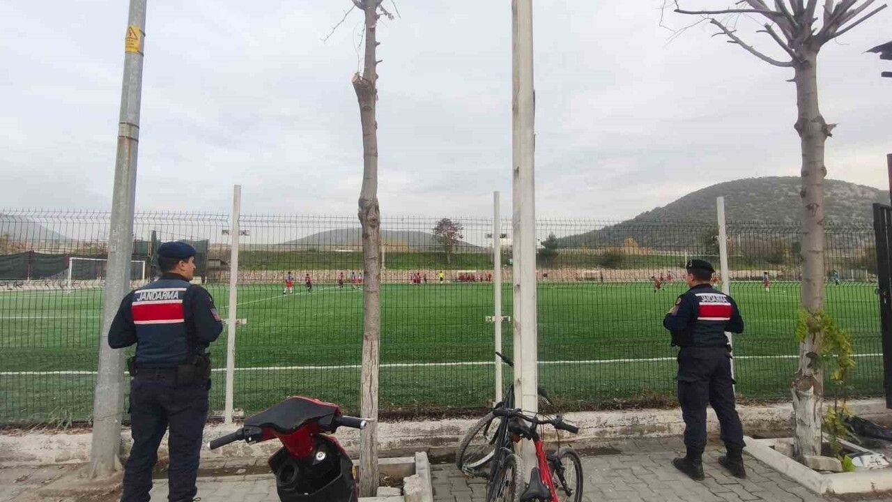 Bilecik Jandarması 7/24 Görevde: Maçta ve Köyde Huzur Sağlandı