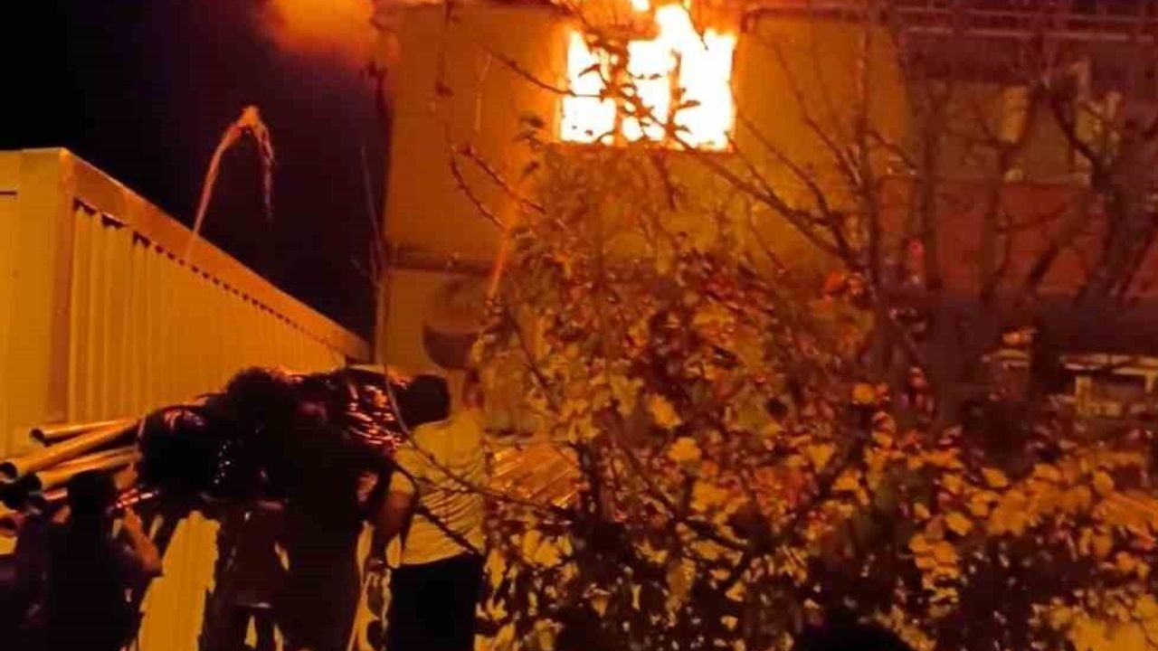 Bilecik Osmaneli'de Ev Yangını — Çerkeşli Köyü'nde Baca Kaynağı