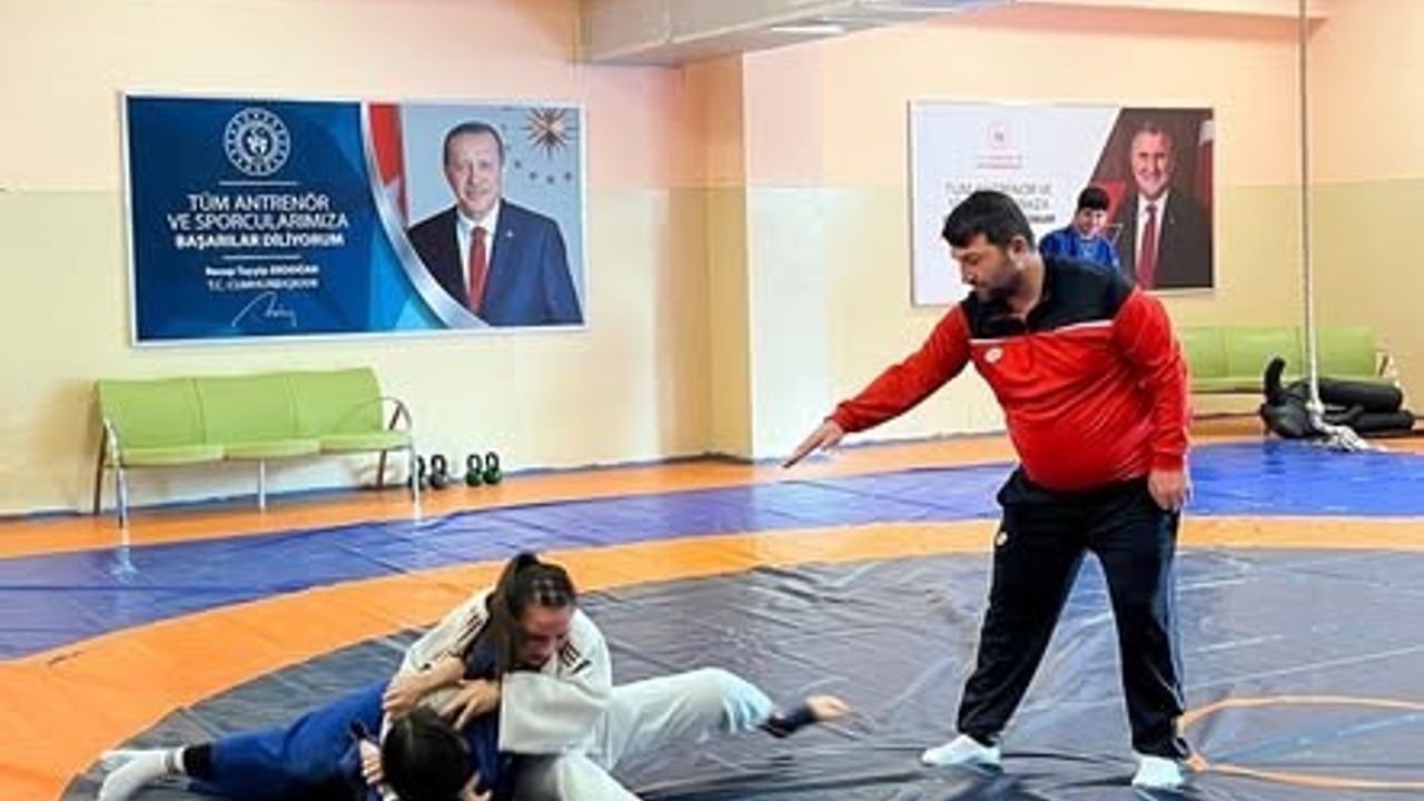 Bilecik'te Gençler Judo İl Şampiyonası Başladı