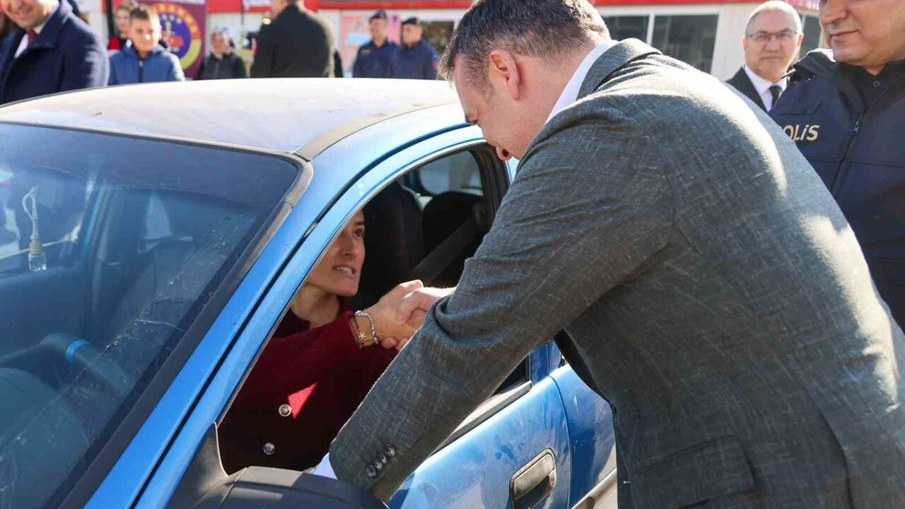 Bilecik'te Kadına Yönelik Şiddete Karşı Farkındalık Etkinliği: Vali Sözer'den Mesaj