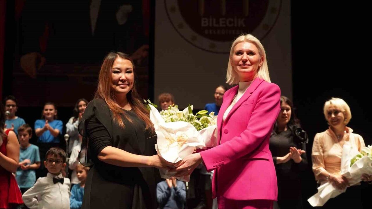 Bilecik'te Minik Piyanistlerden Yangına Farkındalık Konseri