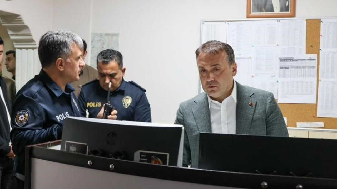 Bilecik Valisi Faik Oktay Sözer, İl Emniyet Müdürlüğü'nde Güvenlik İncelemesi