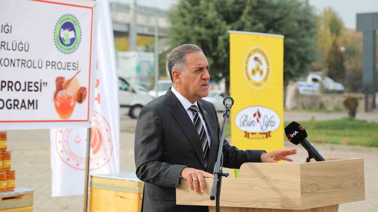 Bingöl'de 15 Üreticiye 435 Organik Kovan Dağıtıldı