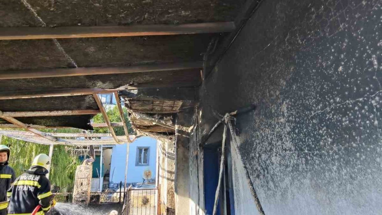 Bodrum'da Evde Yangın: Yalıkavak Geriş'te Elektrik Kontağı