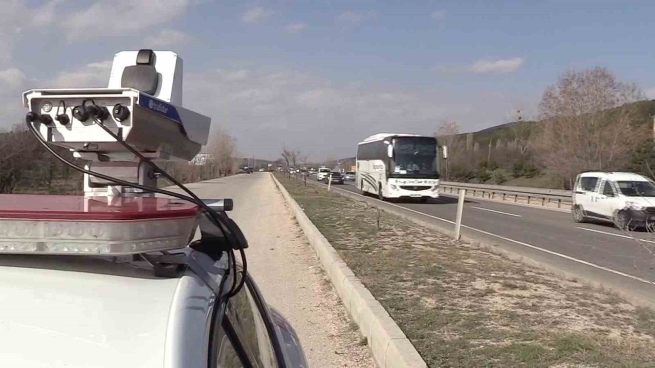 Bolu D-100'de Tatil Dönüşü: Radar ve Teknolojik Denetim