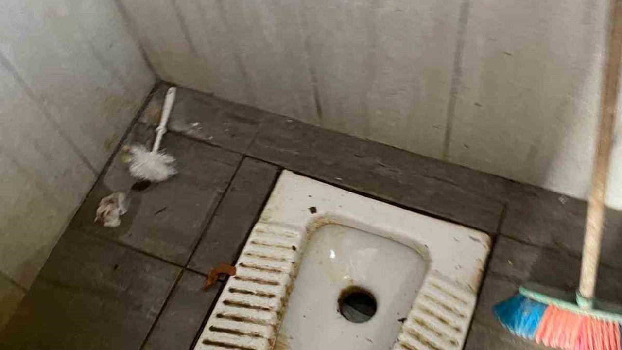 Bolu'da Hayreddin Tokadi Türbesi'nde Tuvalet Skandalı