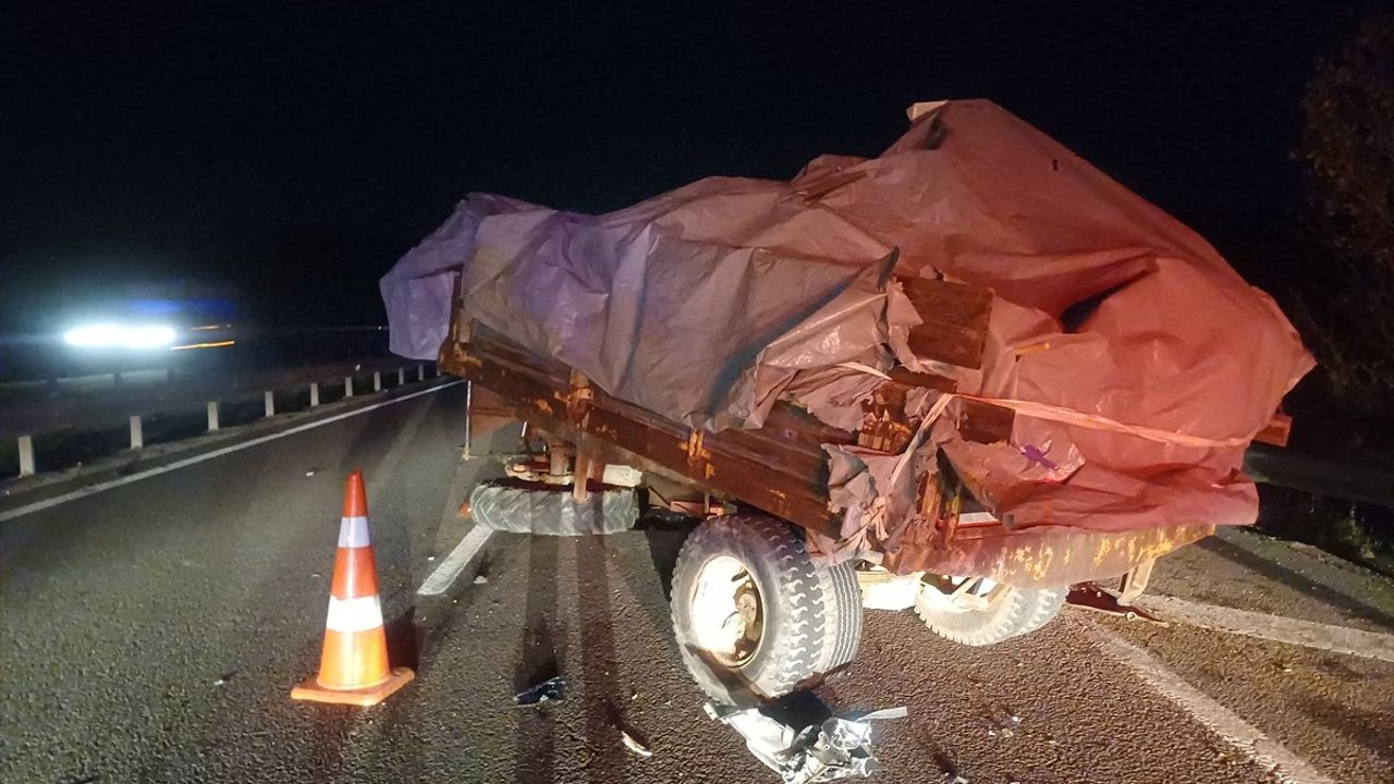 Bolu'da traktör ile kamyonetin çarpışması: 5 kişi yaralandı
