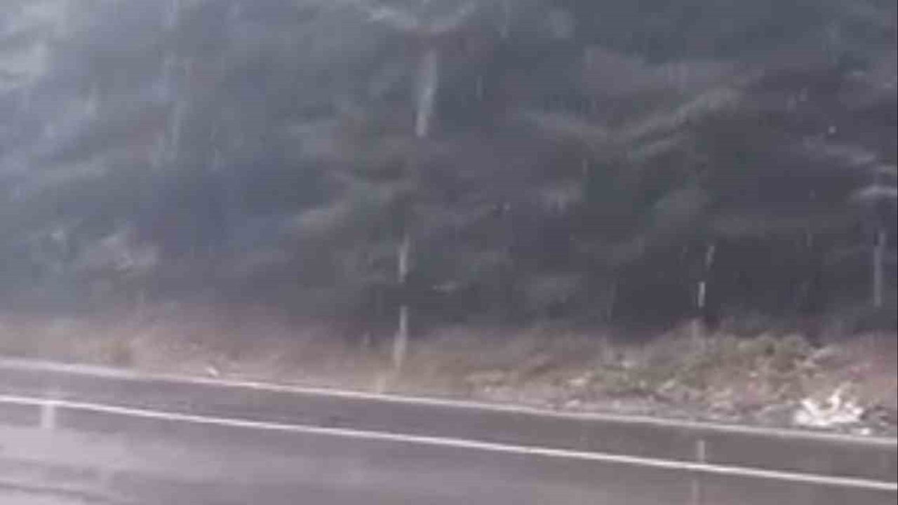 Bolu'nun Yükseklerinde Kar Yağışı Etkili Oldu