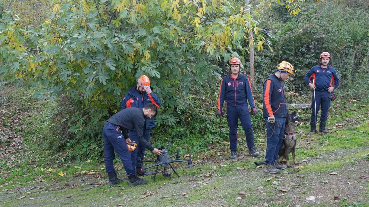 Bozkurt'ta Kayıp Huriye Helvacı ve Oğlu Osman İçin Arama Çalışmaları Sürüyor