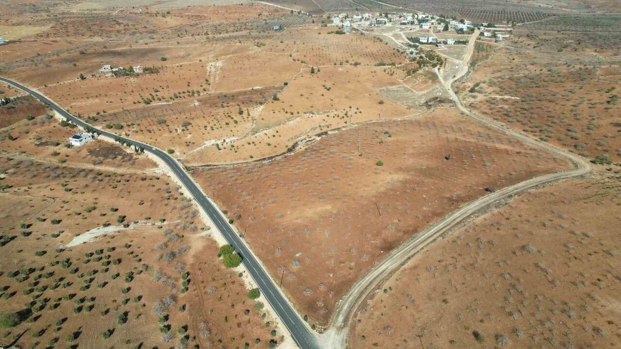 Bozova'da Deforme Olan Yol Yenileniyor — Şanlıurfa Büyükşehir Belediyesi