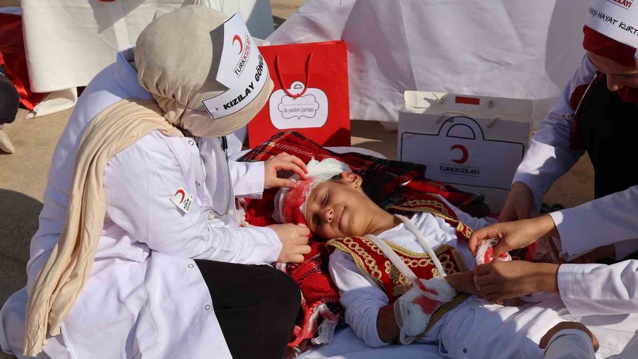 Bozyazı'da Kızılay Haftası Tekmen Ortaokulu'nda Coşkuyla Kutlandı