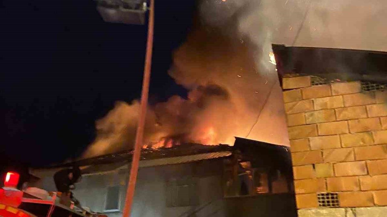 Burdur Bucak Kuşbaba'da Ev Yangını: M.S.'ye Ait Ev Kullanılamaz Hale Geldi
