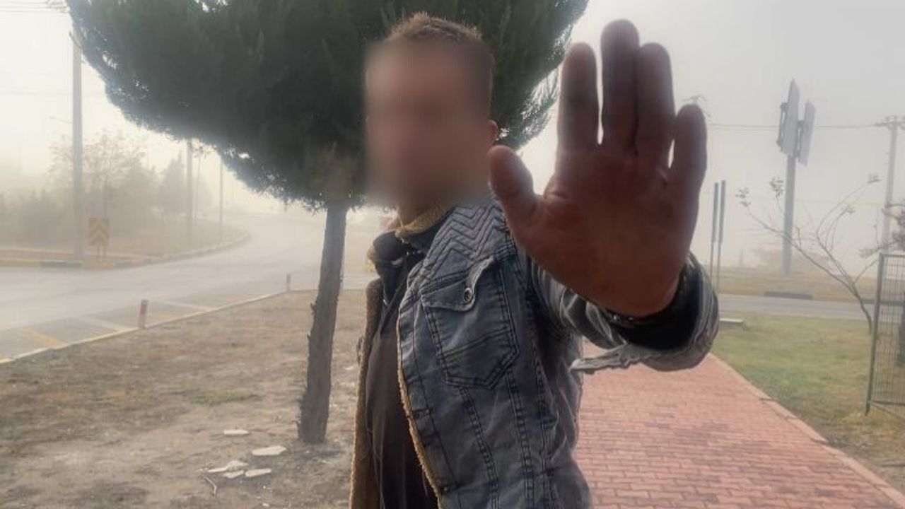 Burdur'da Kamyon 10 Km Ters Şeritten Gidip Otomobile Çarpıp Kaçtı