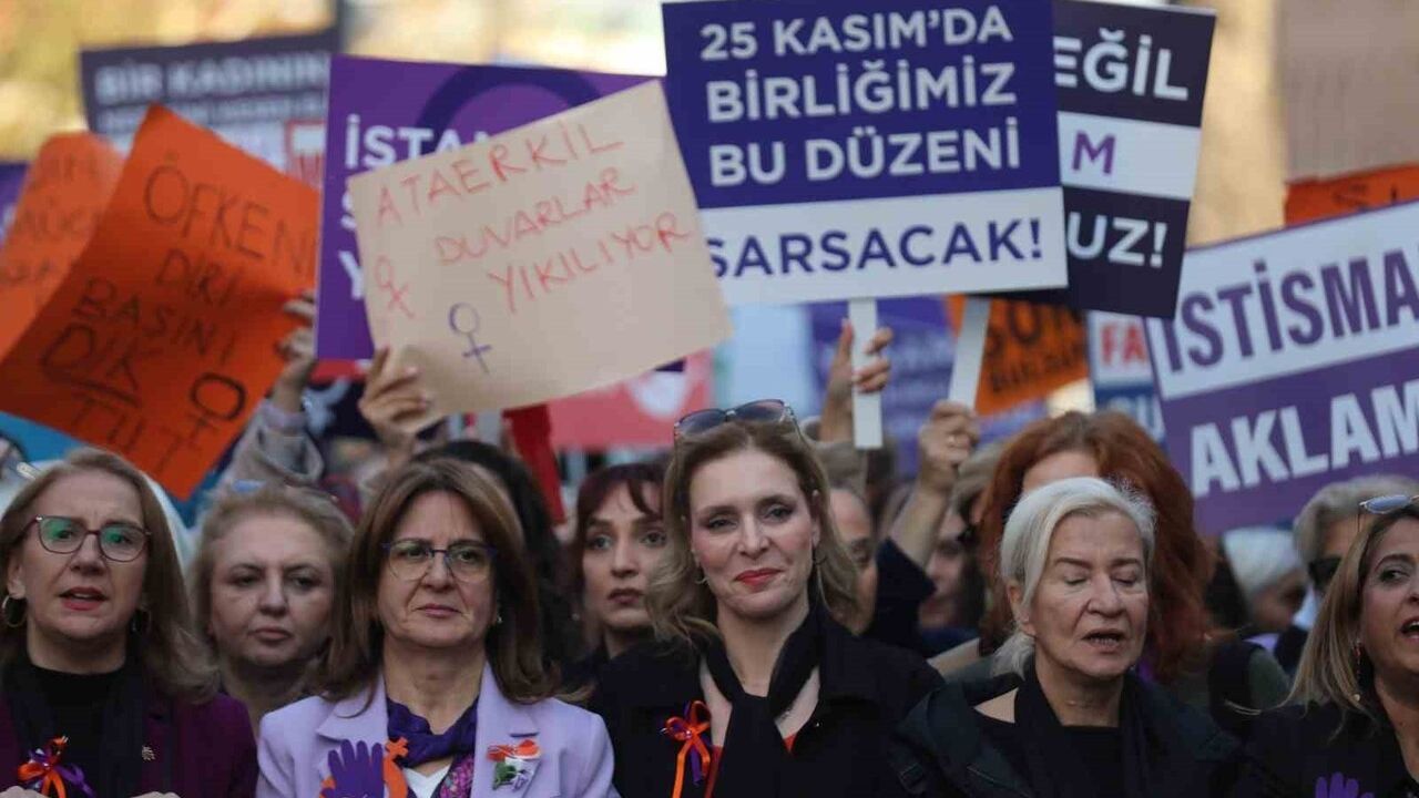 Bursa'da 25 Kasım: Şiddetsiz Dünya İçin Adımlar