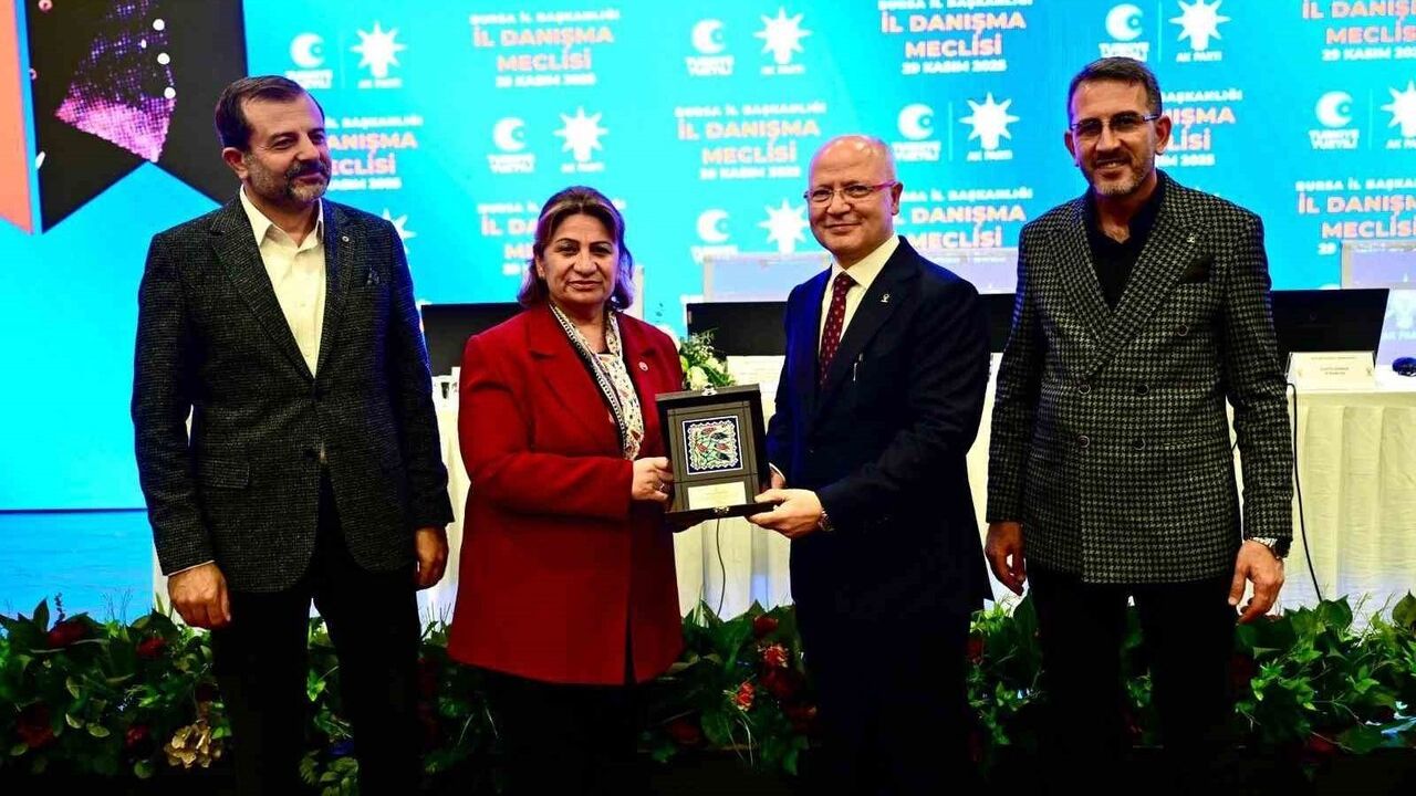 Bursa'da 5 bin 284 kişi AK Parti'ye katıldı