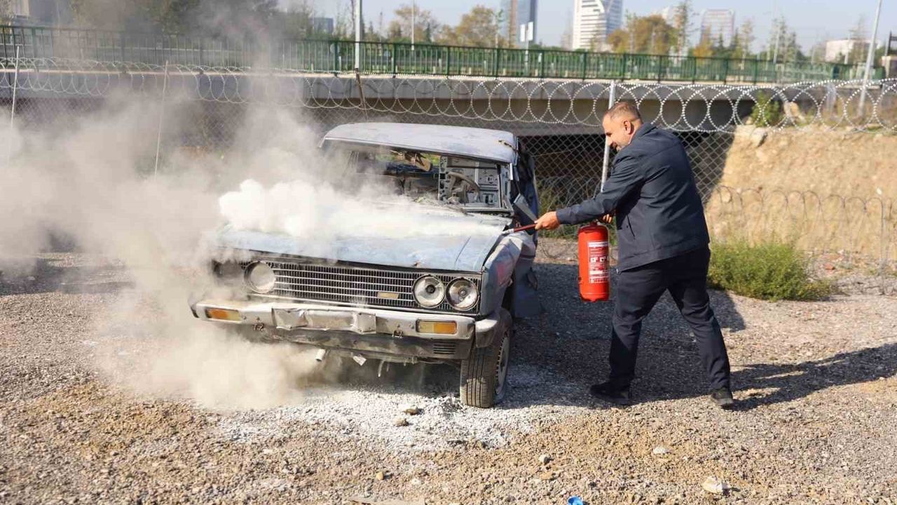 Bursa'da 964 Şoföre Otobüs Yangını Söndürme Eğitimi