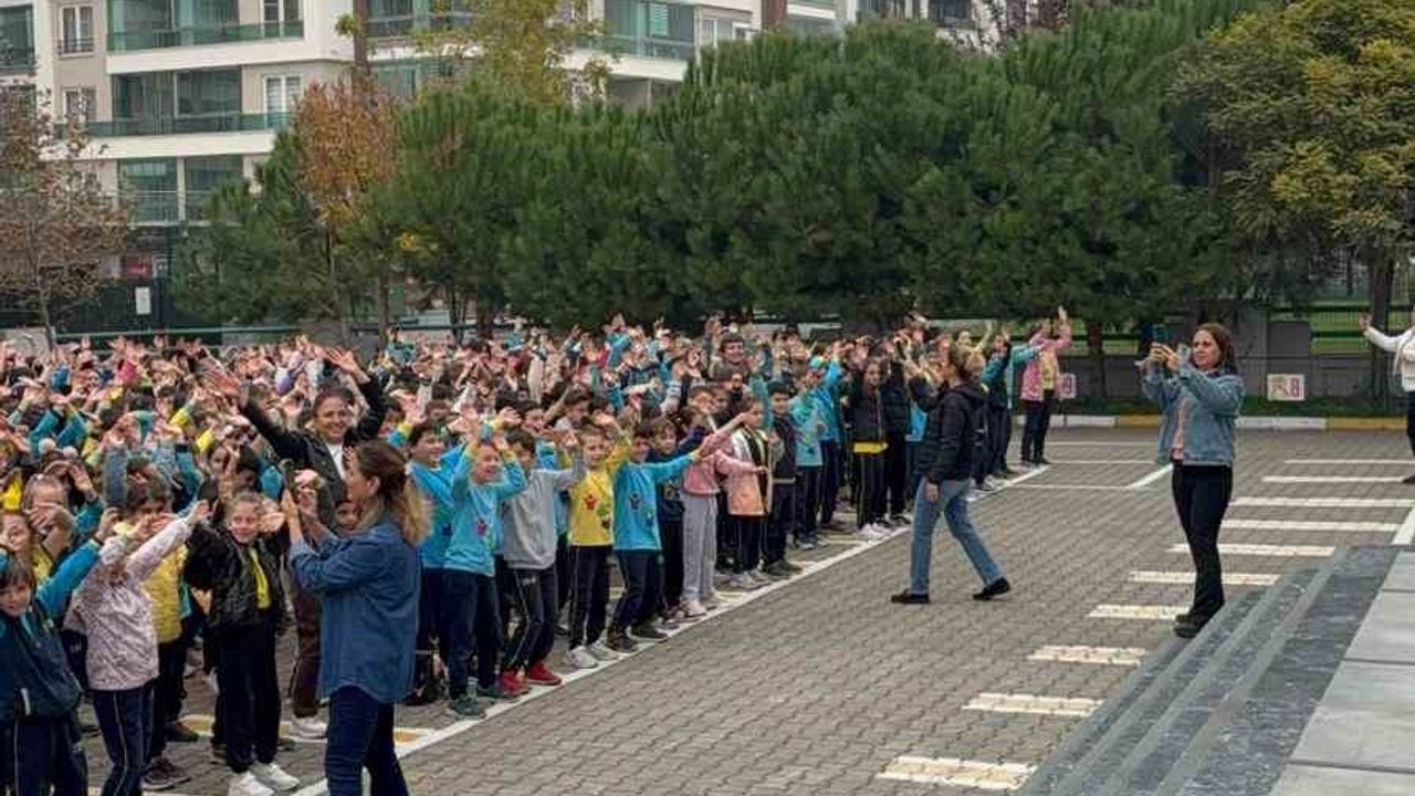 Bursa'da HOBA ile Sabah Sporu: 1200 Öğrencinin Enerjik Başlangıcı