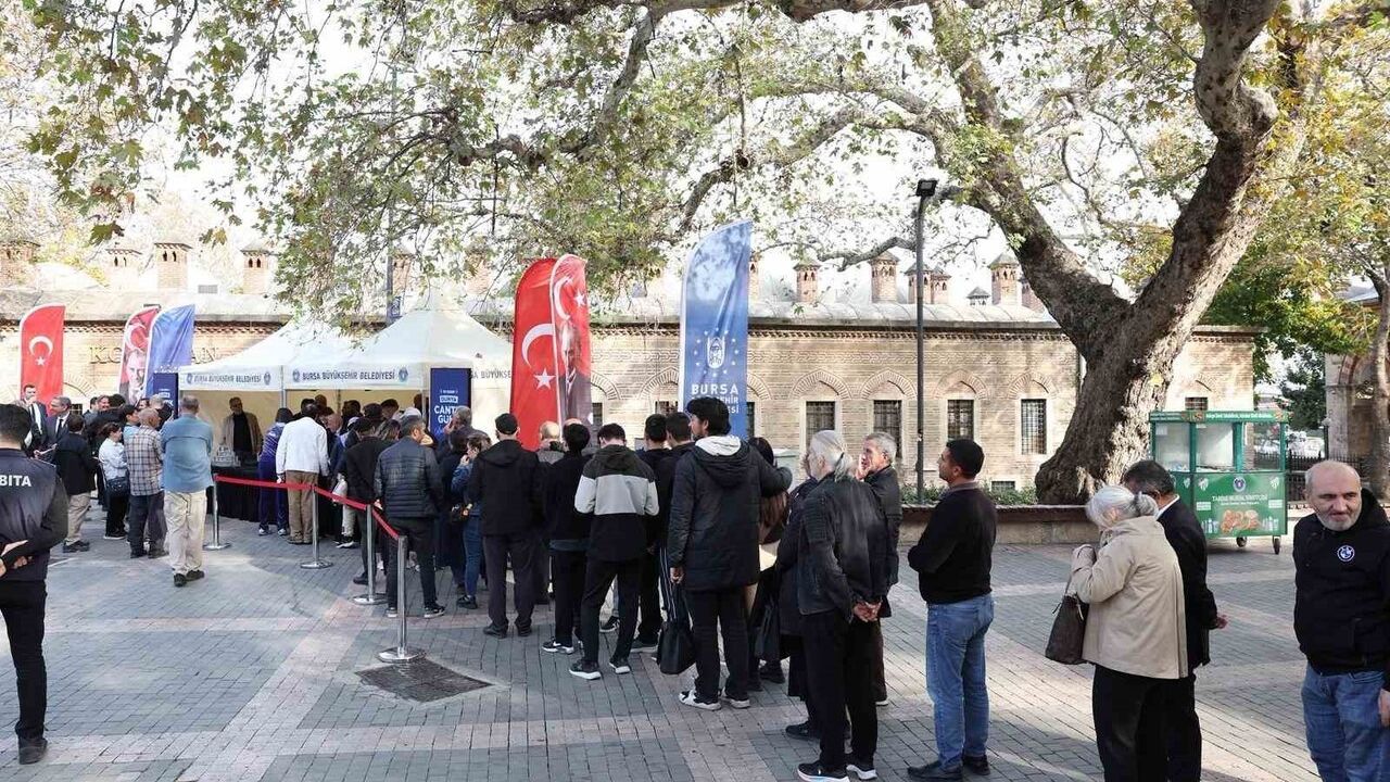 Bursa’da İlk Dünya Cantık Günü: Ücretsiz İkram ve Yabancı Turistlerin Hayranlığı