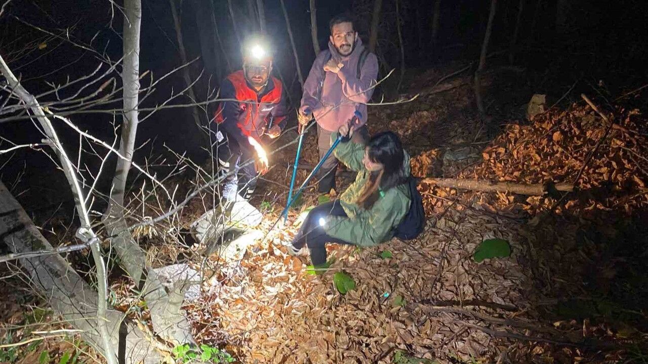 Bursa'da Saitabat Şelalesi'nde Kaybolan 2 Kişi AFAD Tarafından Kurtarıldı