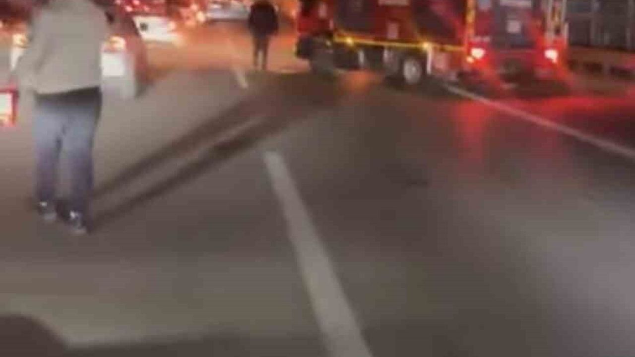 Bursa'da Seyir Halindeki Otomobil Alev Aldı — İtfaiye Müdahale Etti