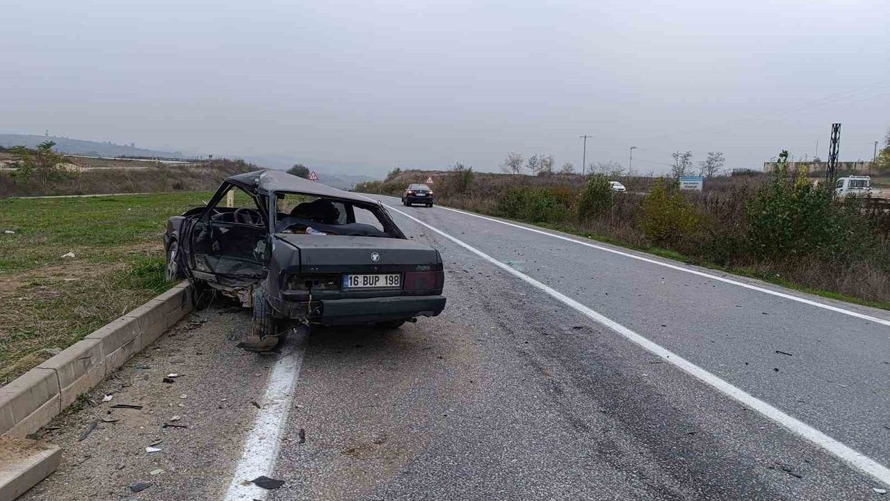 Bursa'da Trafik Kazası: 1 Ölü, 2 Yaralı