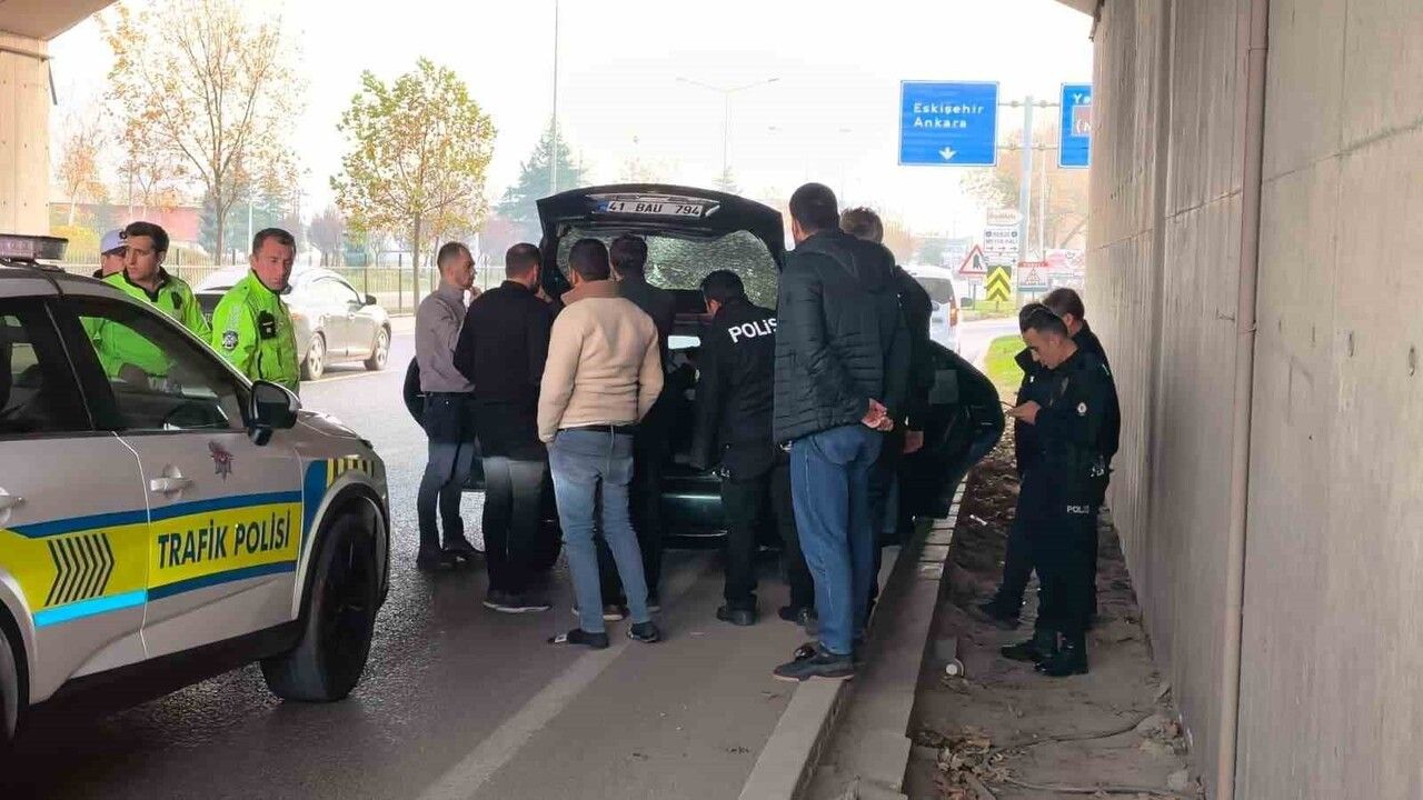Bursa'da Uzun Namlulu Silahla Cinayet — Zanlı 75 km Kaçtı, İnegöl'de Trafik Polisleri Yakalandı