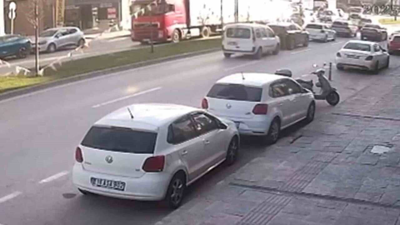 Bursa İnegöl'de Hafif Ticari Araç Cip'e Arkadan Çarptı: 1 Yaralı